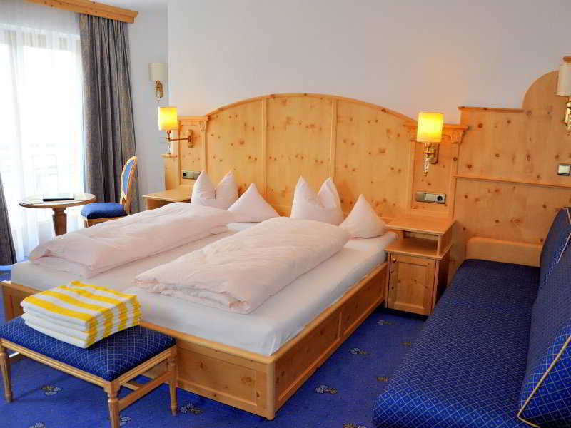 Jägerhof Hotel 4*